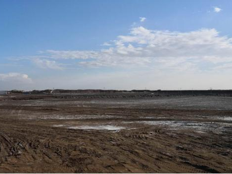 要實現(xiàn)“藍(lán)天白云”，仍需要我們的努力